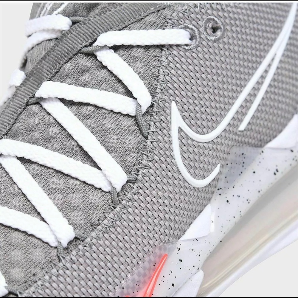 Nike Lebron XVII 17 Low Basketball Shoes CD5007 - Picture 6 of 7
